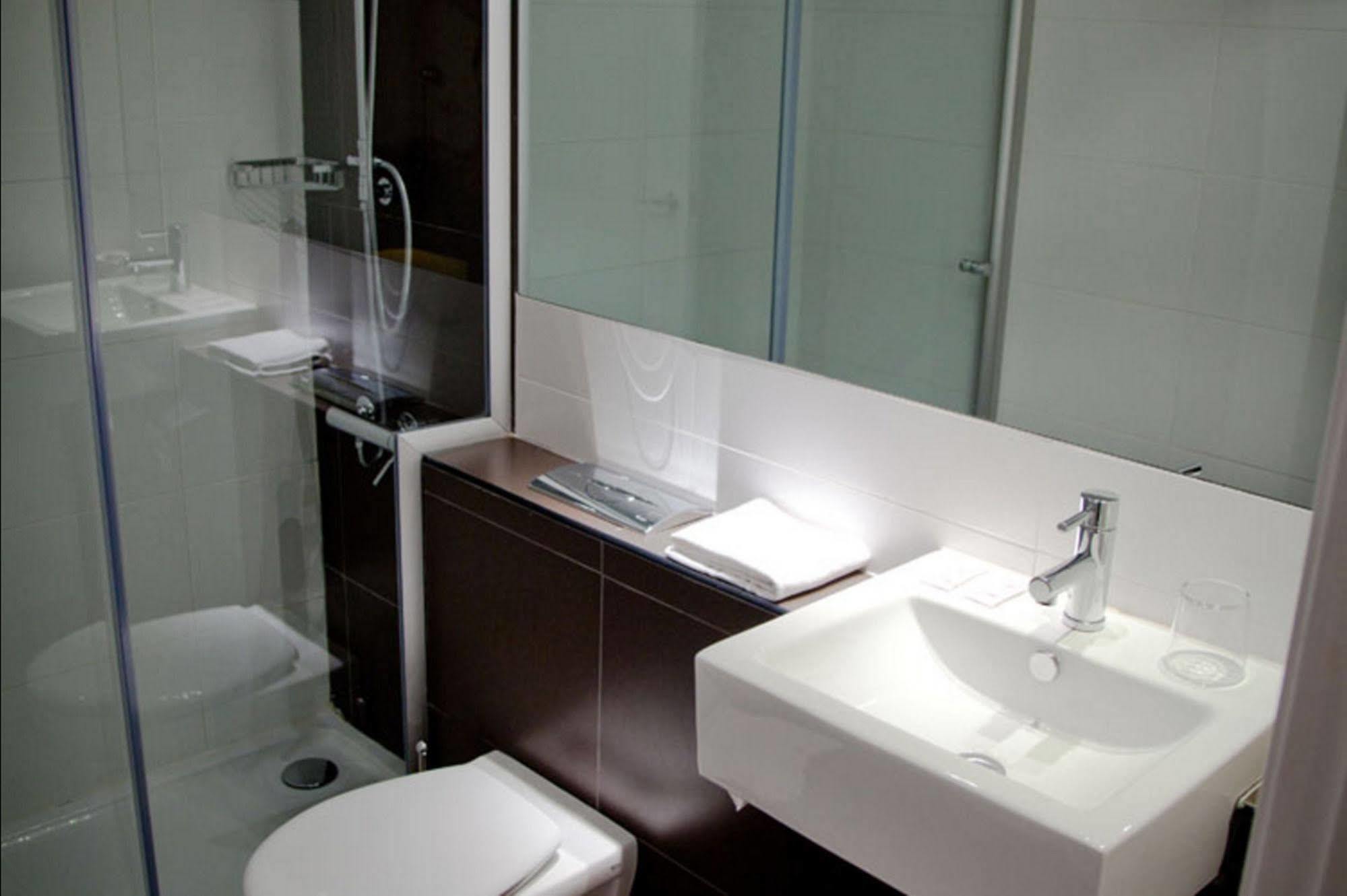Hotel Casa Trafalgar บาร์เซโลนา ภายนอก รูปภาพ